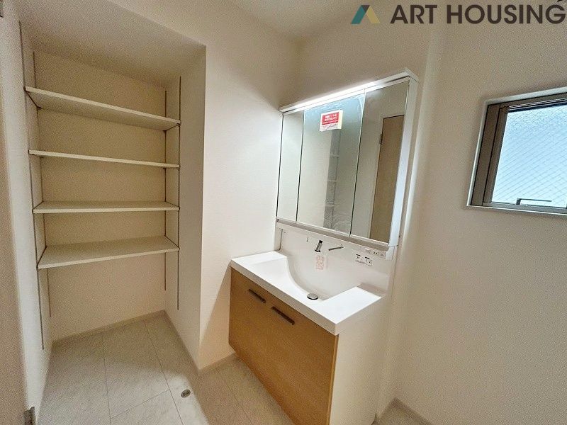 洗面 - 朝の身支度には欠かせない独立洗面化粧台