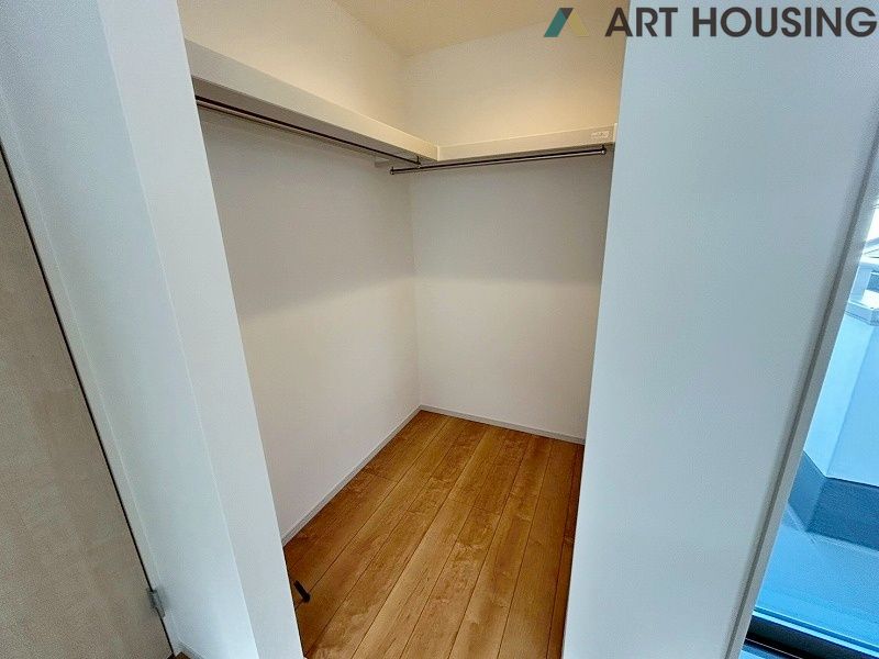 寝室がスッキリするウォークインクローゼット