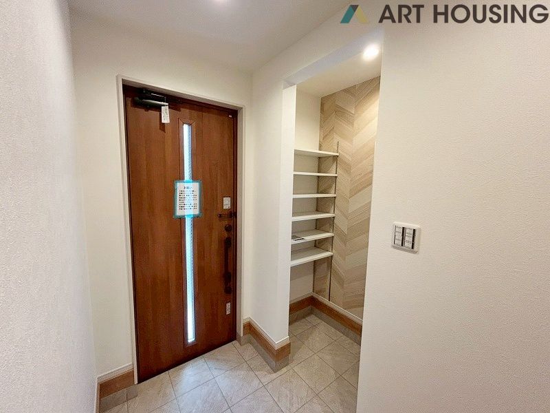 玄関 - 毎日通る玄関はこちらです