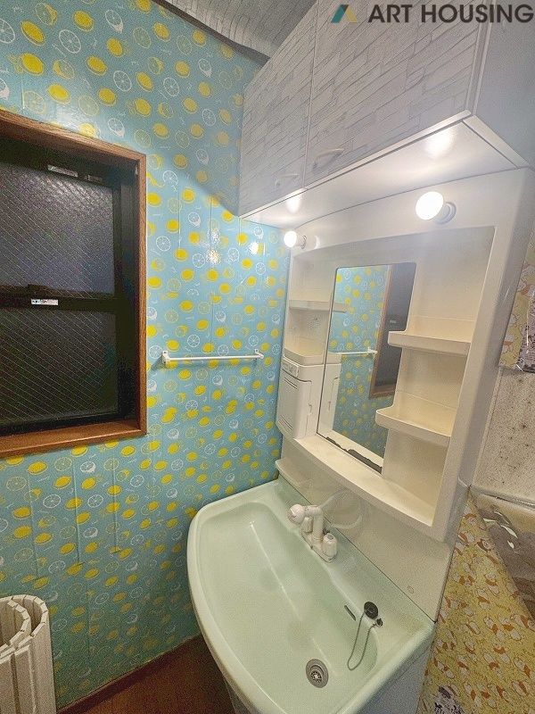 洗面 - 朝の身支度に便利なシャワー付洗面化粧台