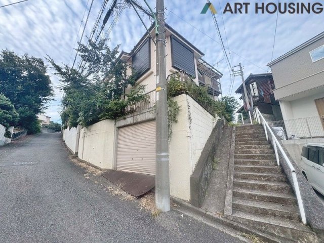 前面道路含む現地写真です