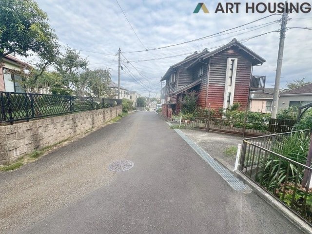 前面道路含む現地写真です