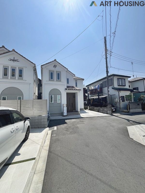前面道路含む現地写真です