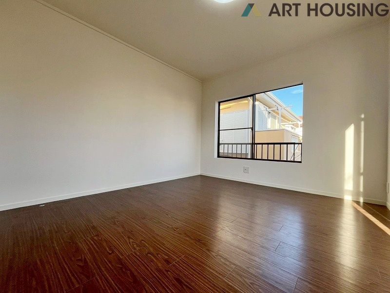 寝室 - 広くて明るい寝室