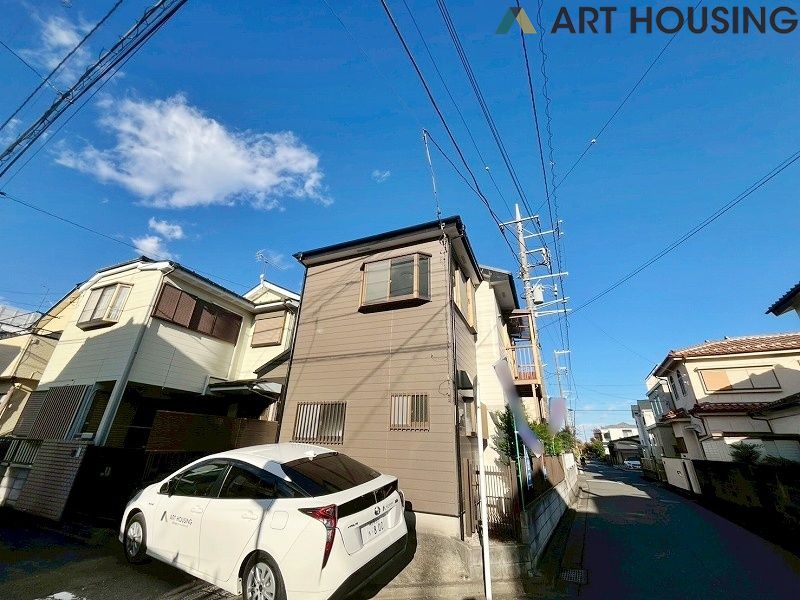 前面道路含む現地写真です