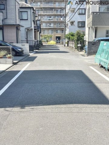 前面道路含む現地写真です