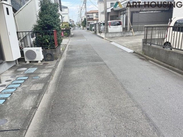 前面道路含む現地写真です