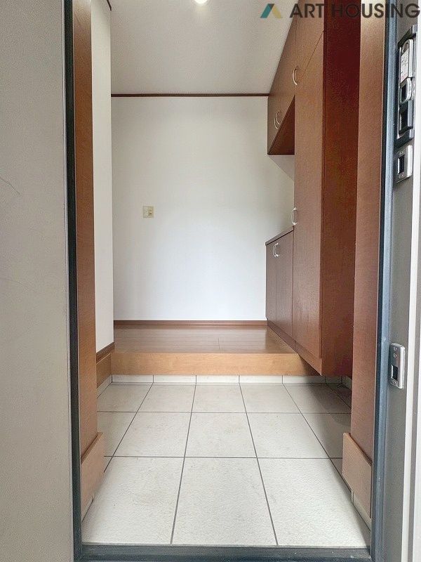 玄関 - 収納もある玄関です