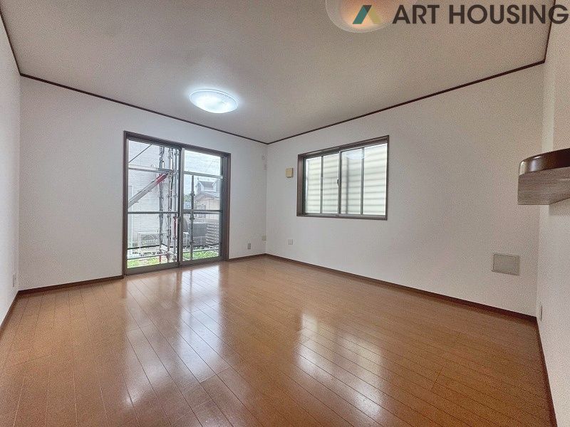 居間 - LDKは約14帖です!