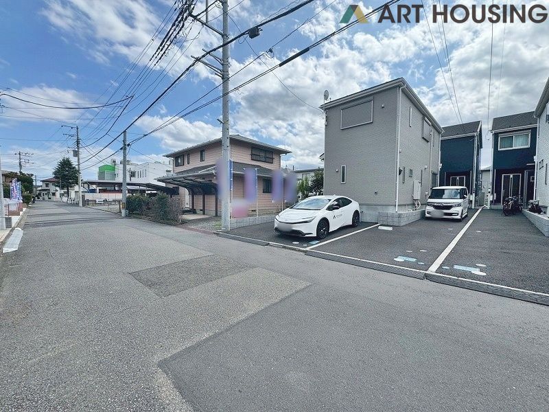 前面道路含む現地写真です