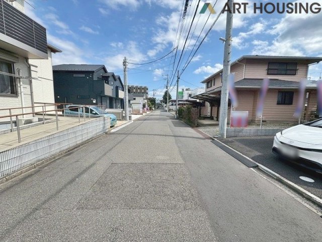 前面道路含む現地写真です