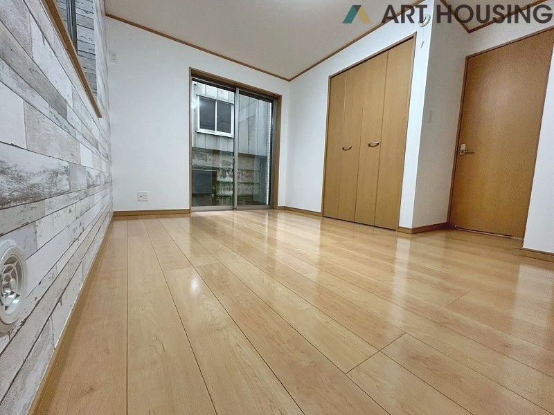 寝室 - 落ち着いて過ごせるお部屋なので、寝室にいかがでしょうか