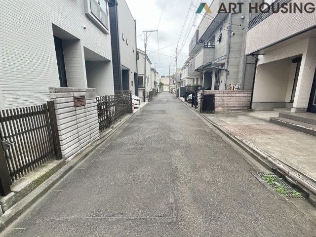 前面道路含む現地写真です