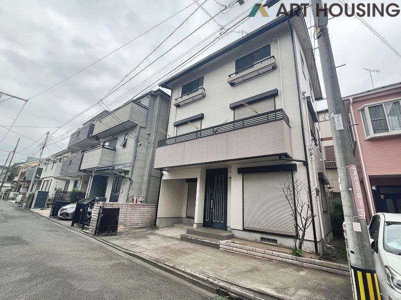 前面道路含む現地写真です