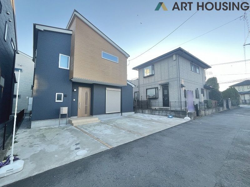 前面道路含む現地写真です