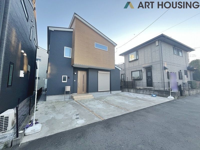 前面道路含む現地写真です