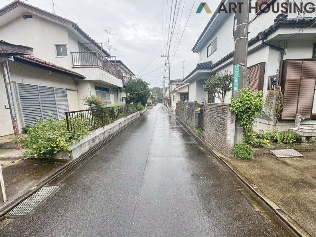 前面道路含む現地写真です