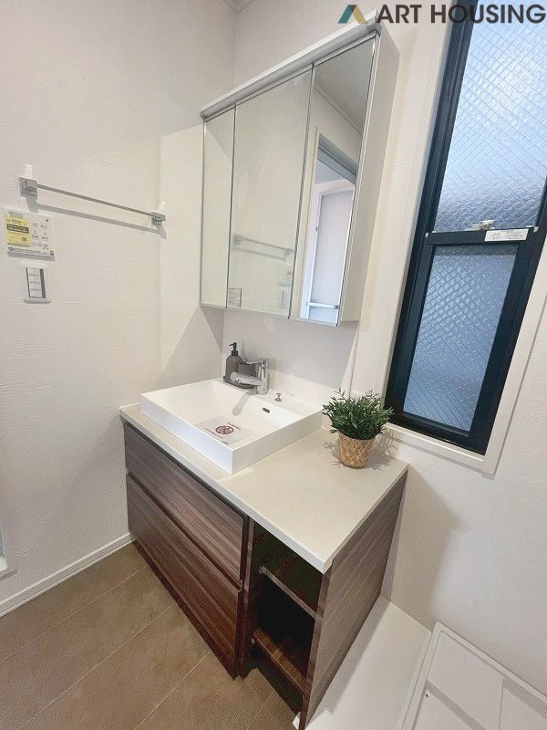 洗面 - 朝の身支度には欠かせない独立洗面化粧台