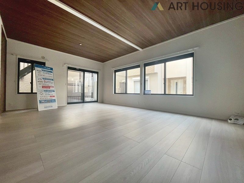 1階12.9帖の洋室は間仕切りをして2部屋に分けることができます◎