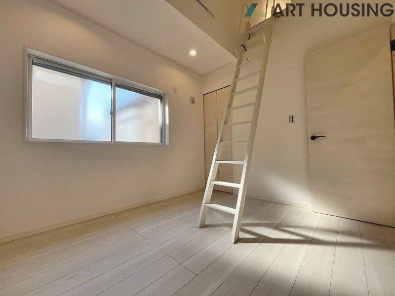 ゆったりした洋室です