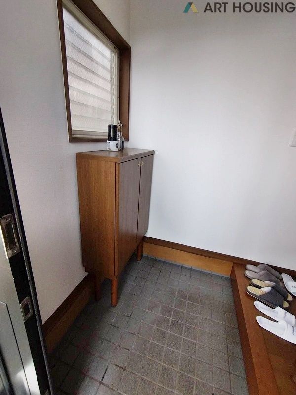 玄関 - 毎日通る玄関はこちらです