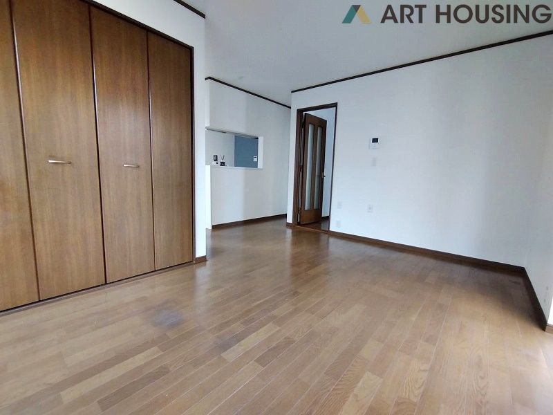 リビングにも収納がございます!