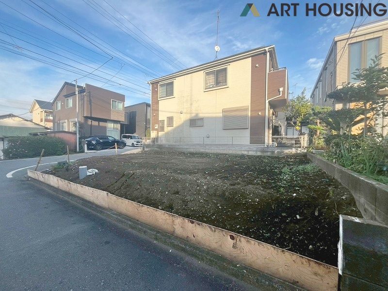 前面道路含む現地写真です