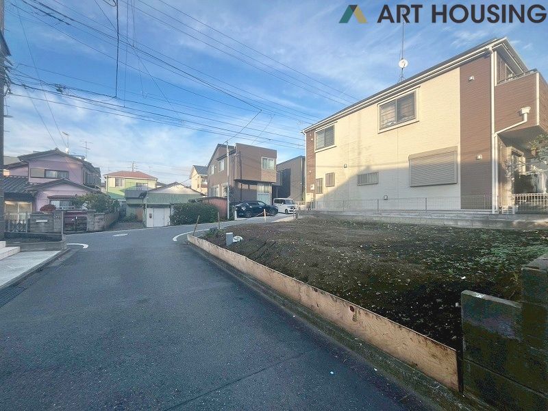 前面道路含む現地写真です