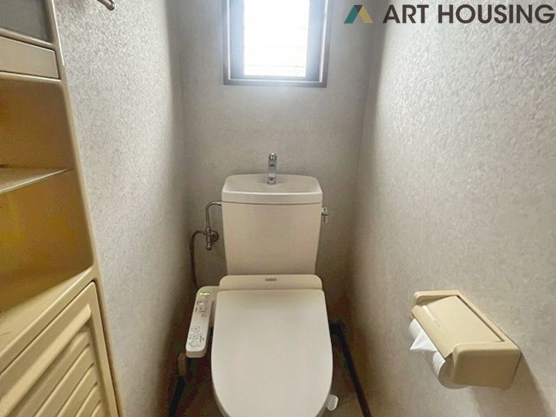 トイレ - 落ち着いた色調のトイレです