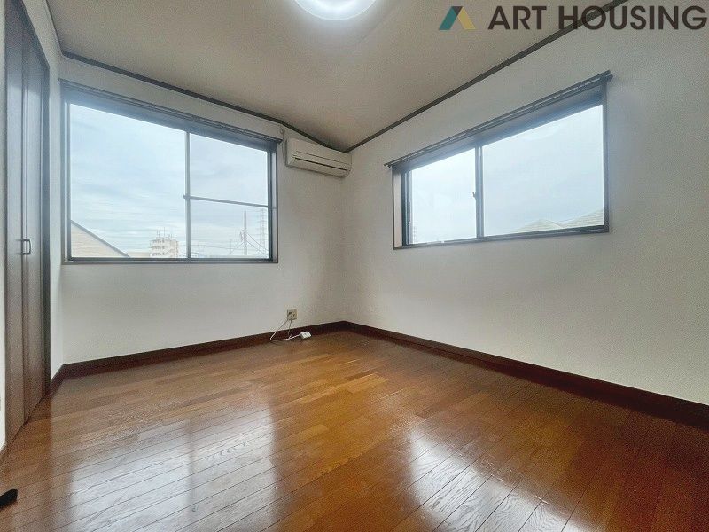 寝室 - 落ち着いて過ごせるお部屋なので、寝室にいかがでしょうか