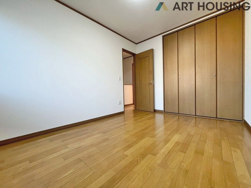 使い勝手のいい洋室です