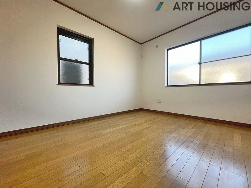 ゆったりした洋室です