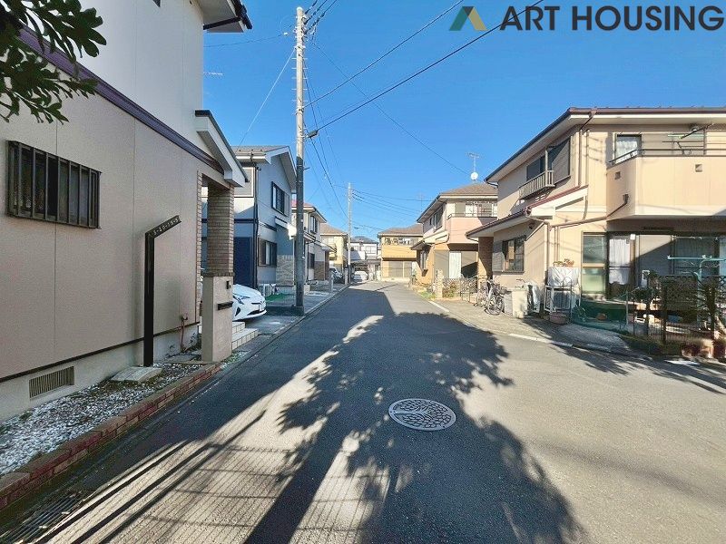 前面道路含む現地写真です