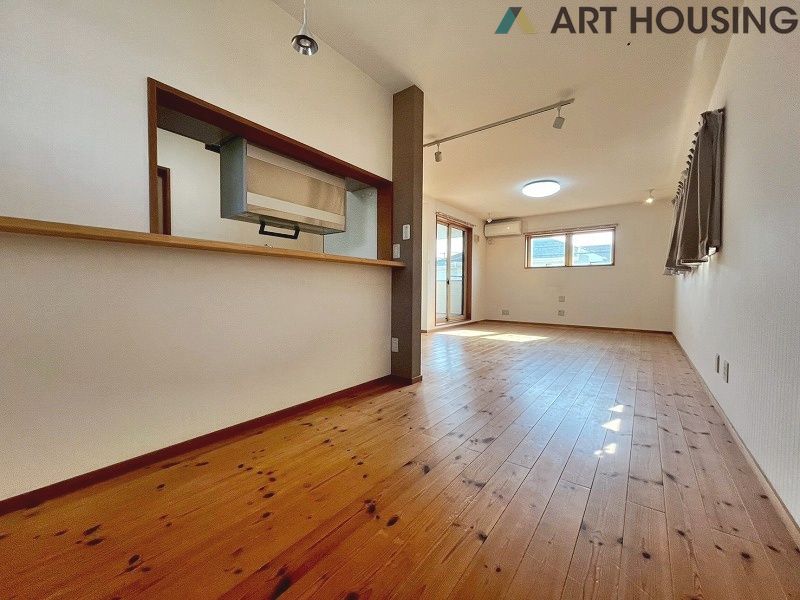 居間 - リビング・ダイニングは15帖です