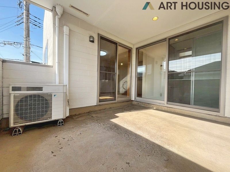 バルコニー - 外からの目が気にならないバルコニーで洗濯物が干せます