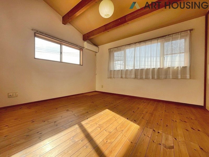 寝室 - 開放的な寝室です