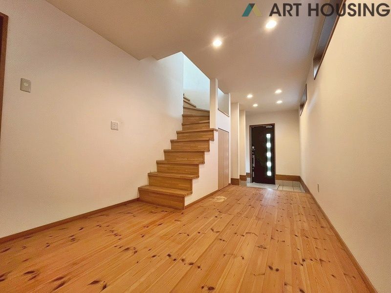 玄関 - 広々とした玄関です!