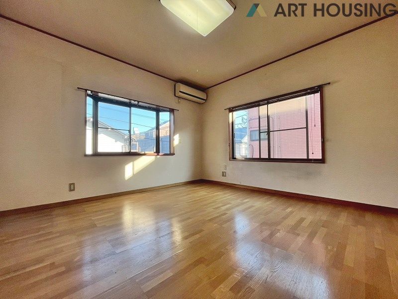 使い勝手のいい洋室です