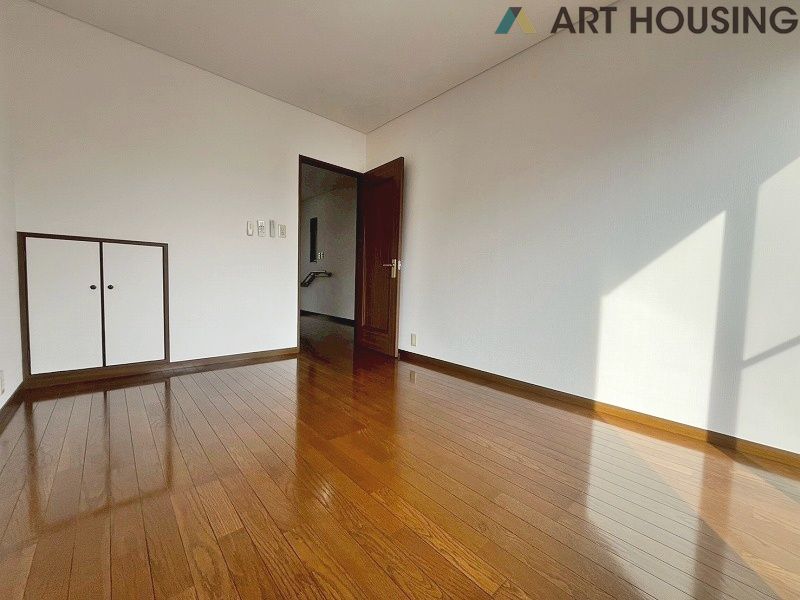 使い勝手のいい洋室です