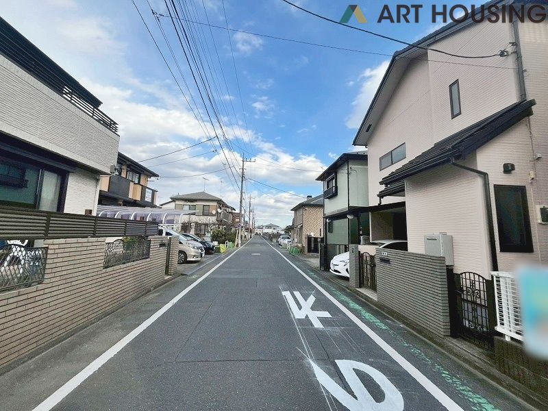 前面道路含む現地写真です