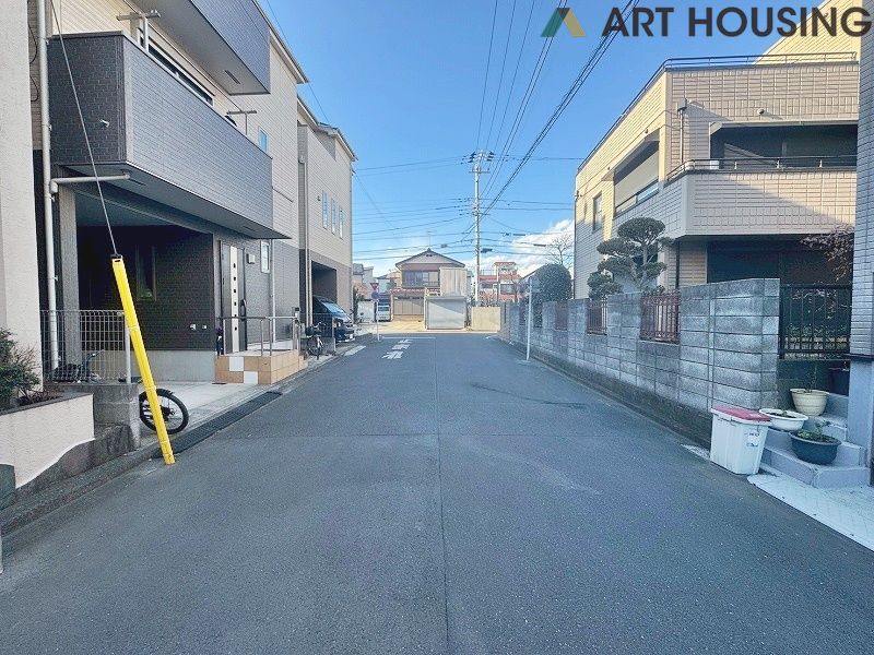 前面道路含む現地写真です