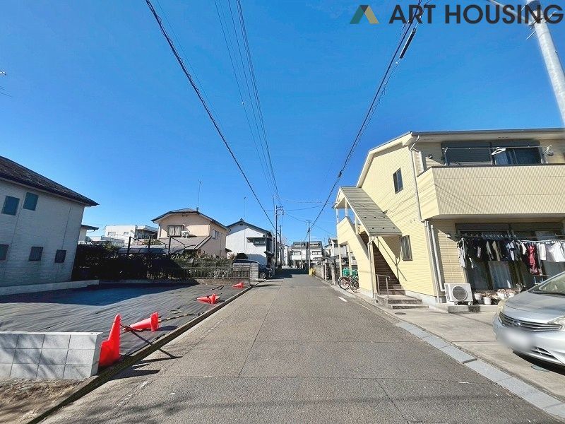 前面道路含む現地写真です