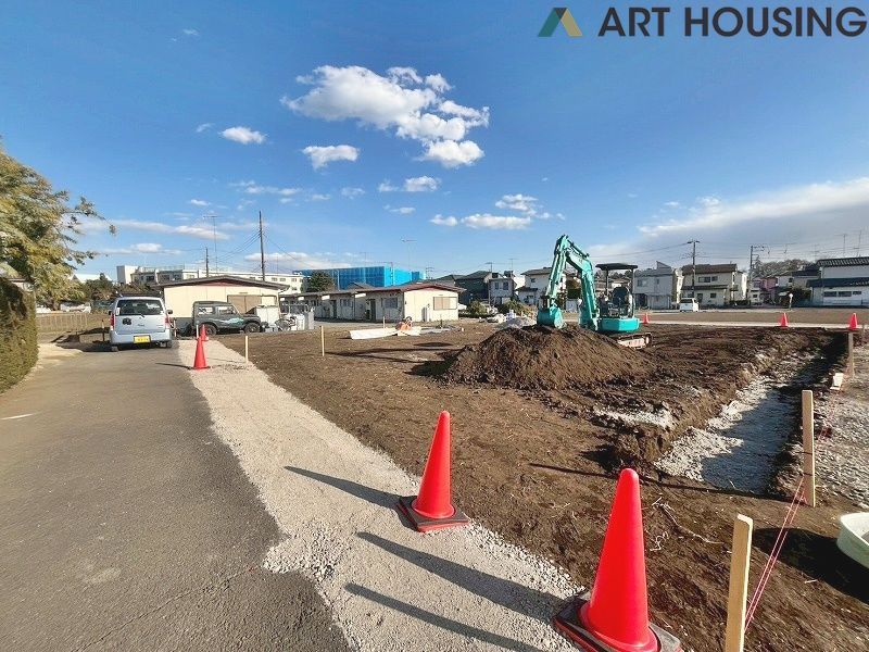 前面道路含む現地写真です