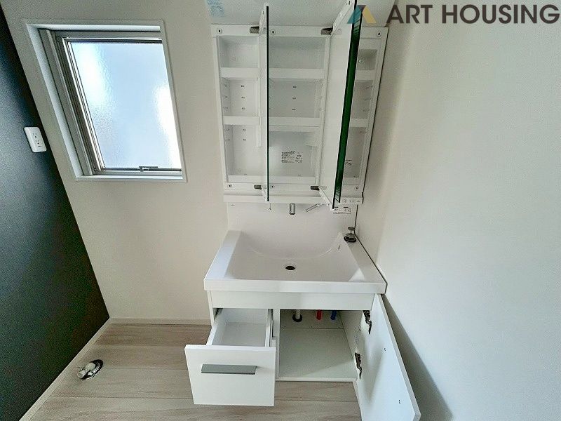 洗面 - 朝の身支度には欠かせない独立洗面化粧台