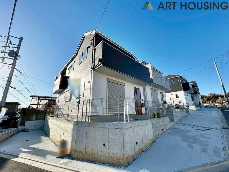 外観 - 角地につき陽当たり良好!開放感有!