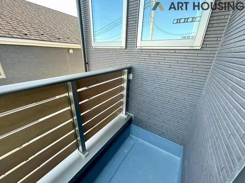 バルコニー - 開放的で明るい空間を演出してくれるバルコニーです