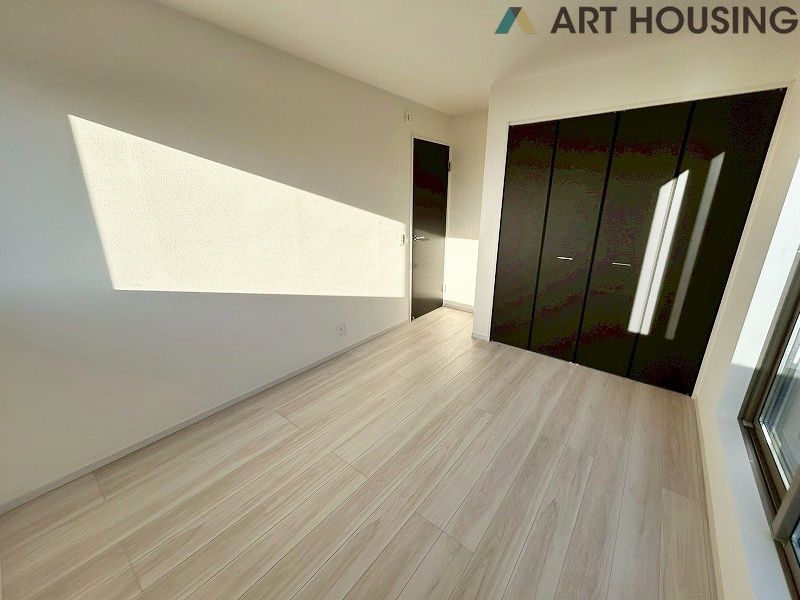 明るい洋室です