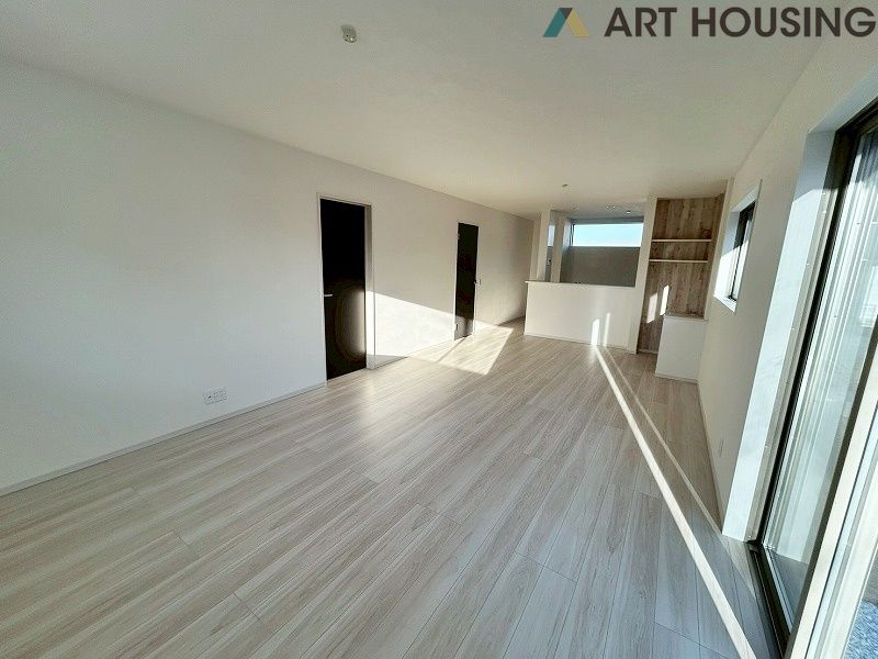 南向き・3面採光の明るいリビング