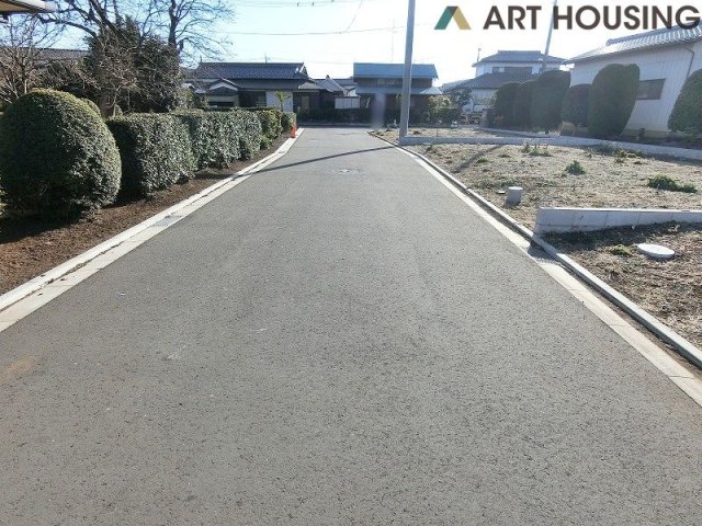 前面道路含む現地写真です