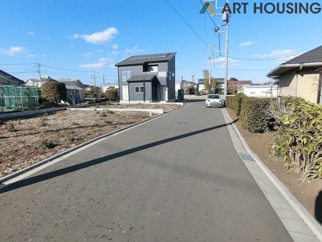 前面道路含む現地写真です